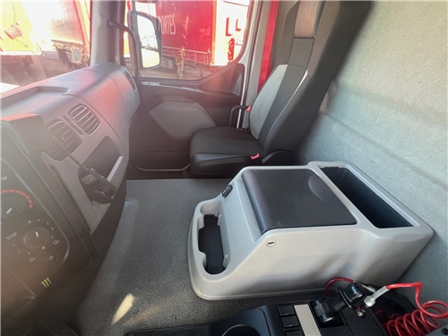 VIATURA USADA, MATRÍCULA: #17 - R005866