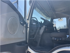 V9915UH #18 - V9915UH