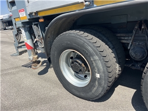 V9915UH #32 - V9915UH