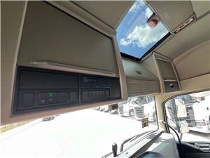 V558512 #28 - V558512